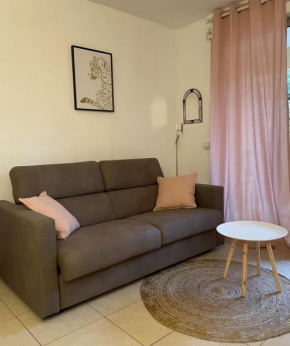 Apartment with terrace at 2 steps from the sea